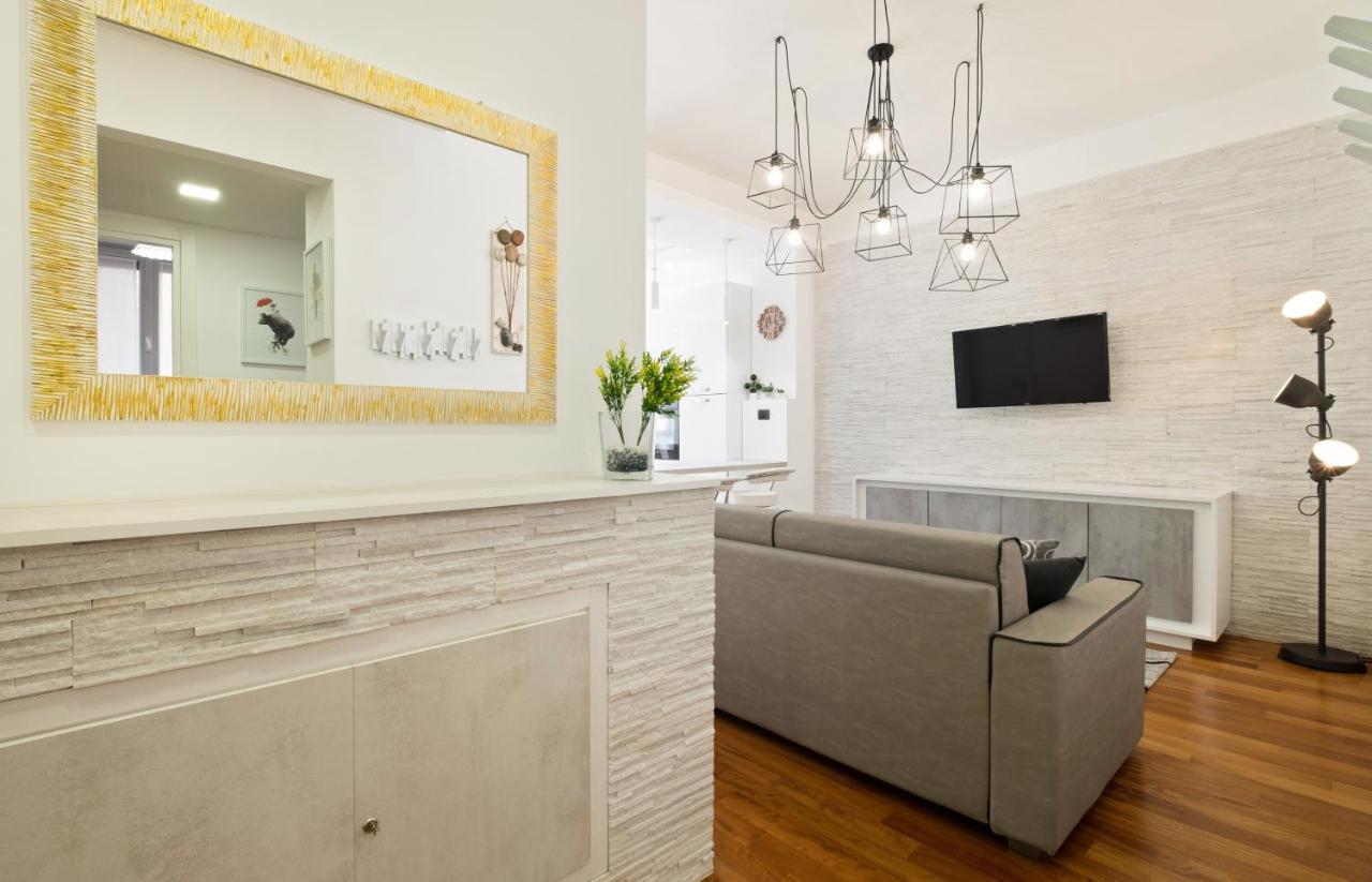 3 Bed Modern Flat - 15 Minutes Walk To Colosseum Appartamento *
