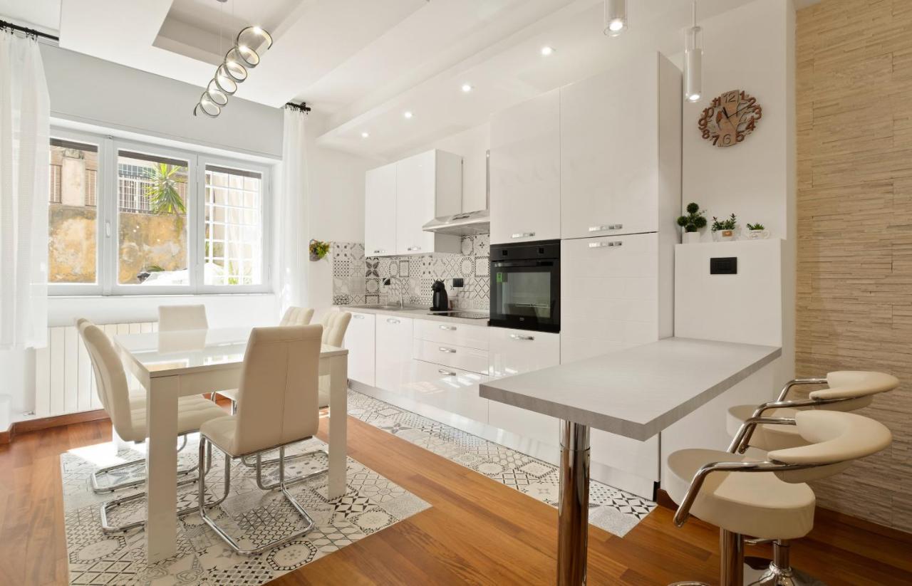 3 Bed Modern Flat - 15 Minutes Walk To Colosseum Appartamento