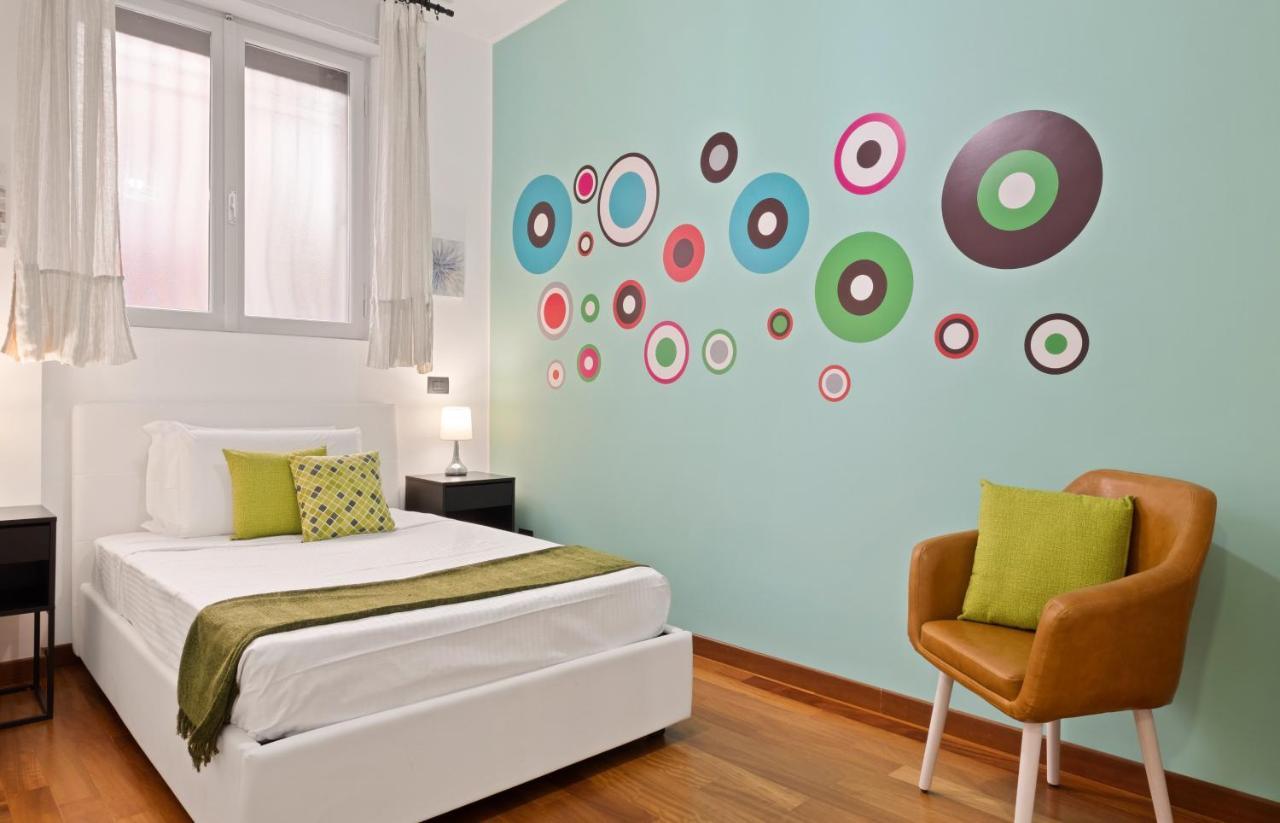 3 Bed Modern Flat - 15 Minutes Walk To Colosseum Appartamento Roma